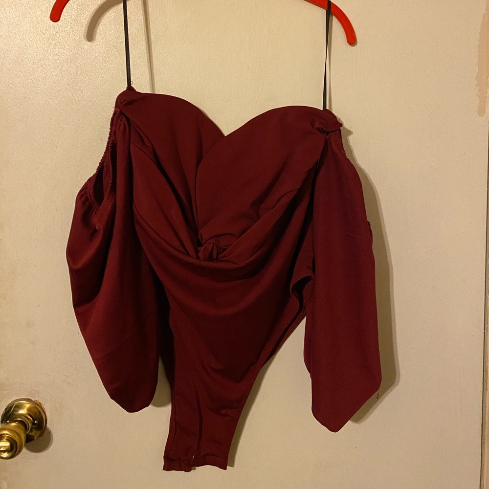 Sweetheart off the shoulder bodysuit